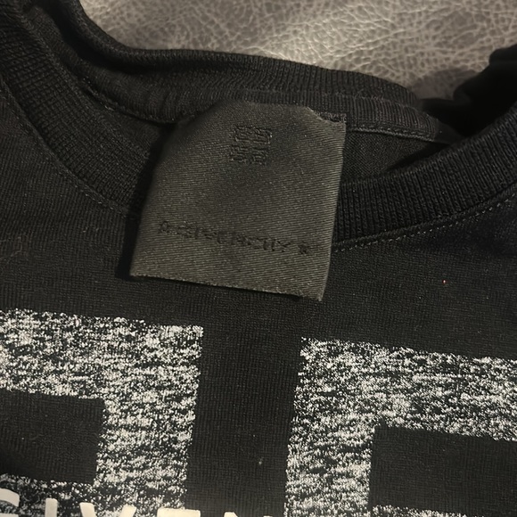 Givenchy Tshirt - Picture 3 of 3